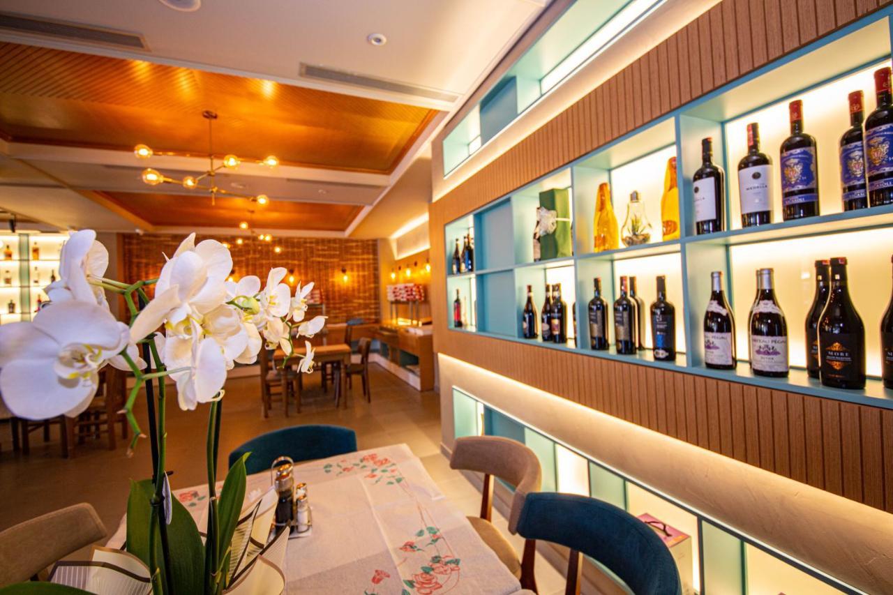Hotel Vila Mare Durres Bagian luar foto