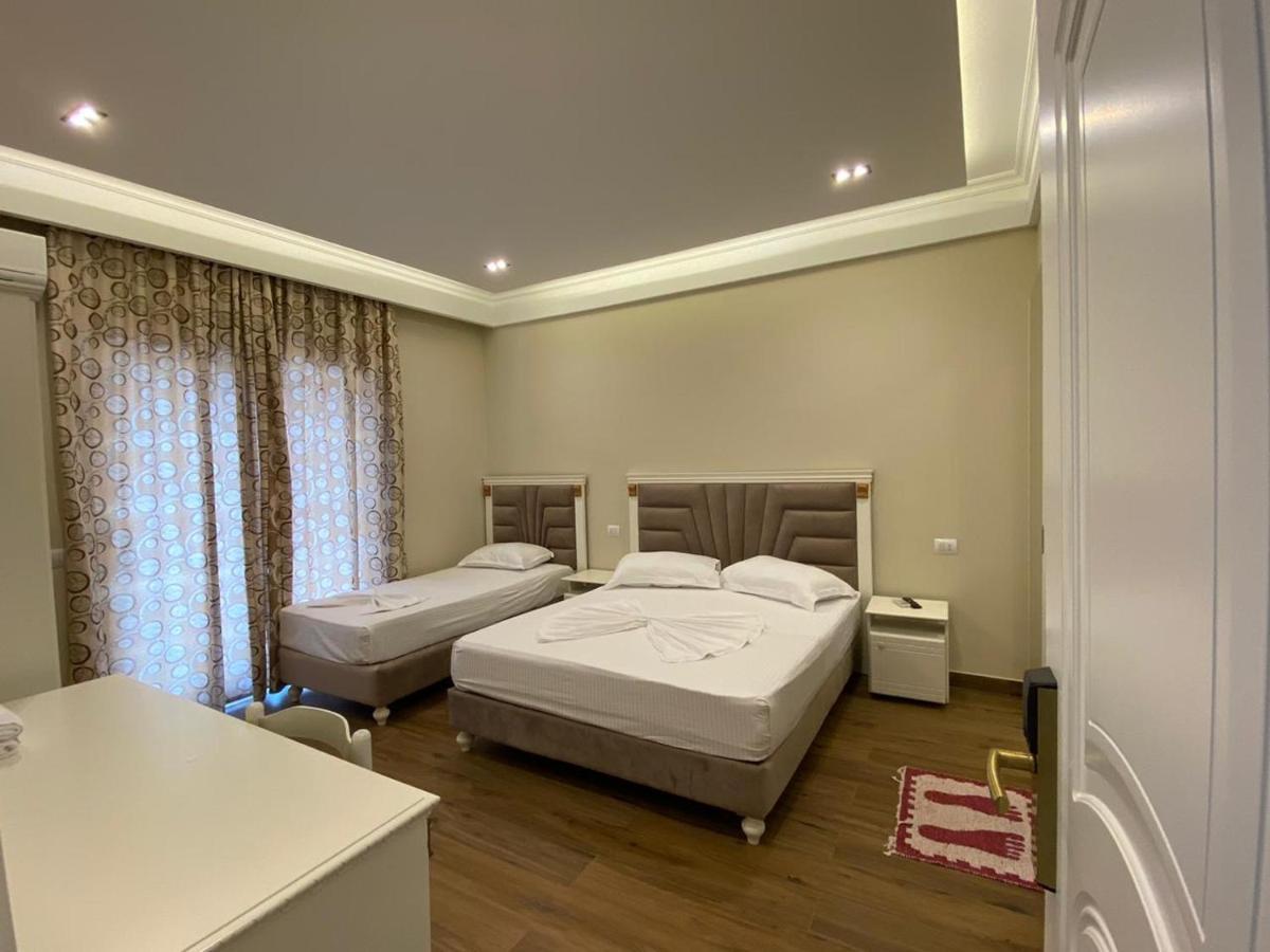 Hotel Vila Mare Durres Bagian luar foto