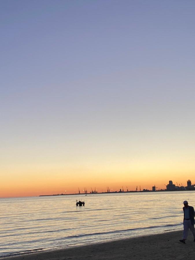 Hotel Vila Mare Durres Bagian luar foto