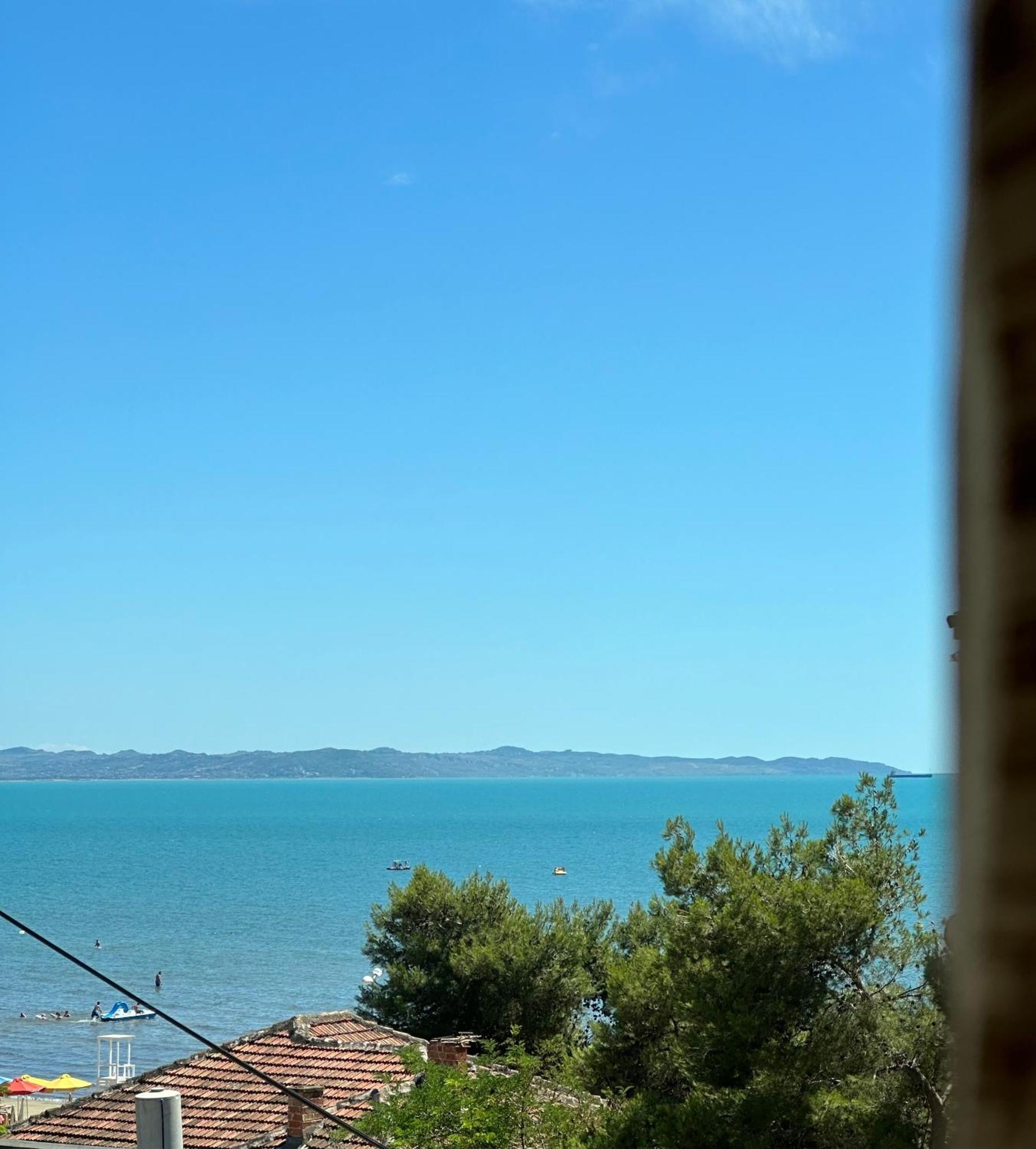 Hotel Vila Mare Durres Bagian luar foto