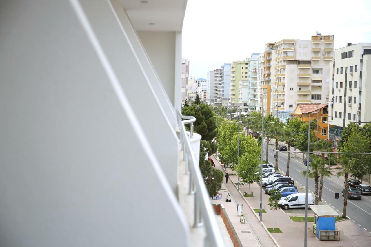 Hotel Vila Mare Durres Bagian luar foto