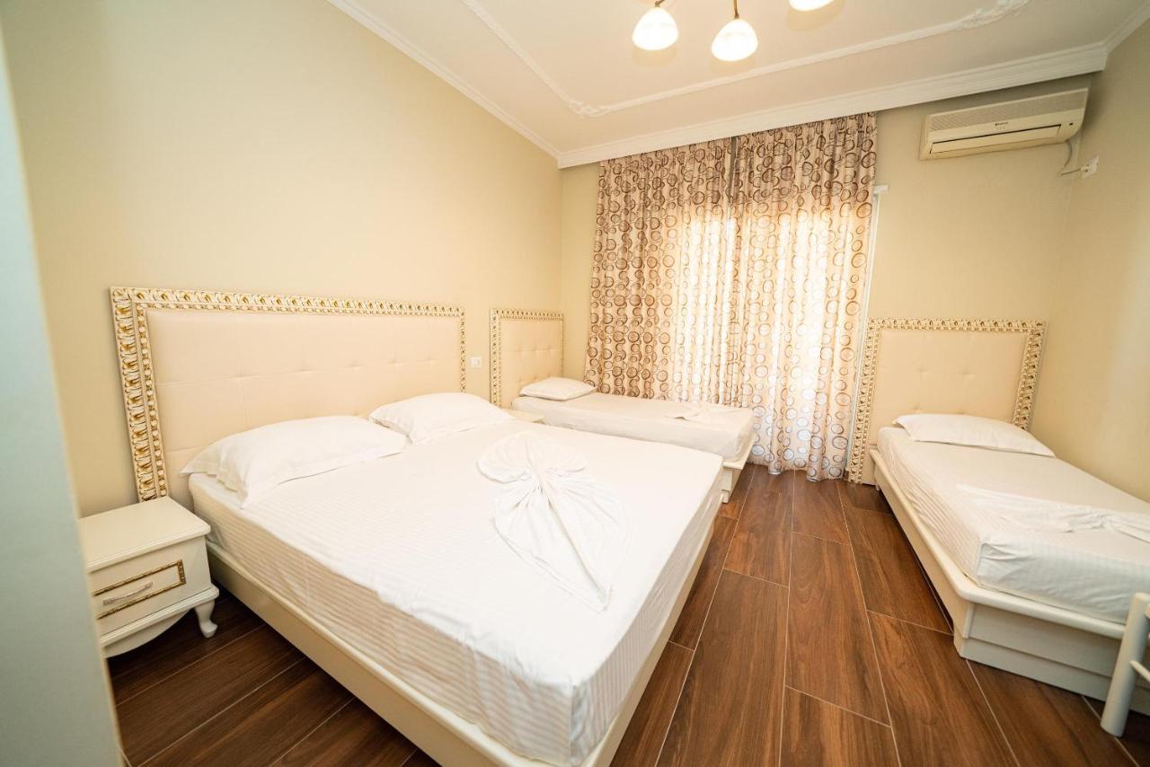 Hotel Vila Mare Durres Bagian luar foto